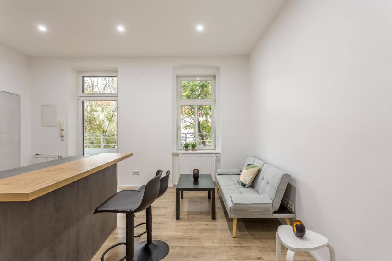 Luxury / Special For Families/ Town Hall Apartament